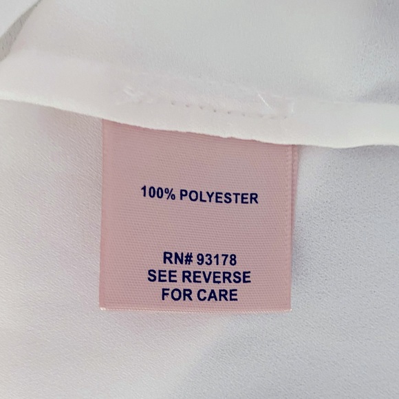 🤍PHILOSOPHY🤍 White frilly sleeveless blouse in XL. Like new condition. - Picture 5 of 8